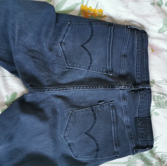 Levi's 721 highrise in soft black, like new condition. - Picture 4 of 4